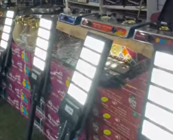 دعم لتوفير إنارة لمركز الإيواء